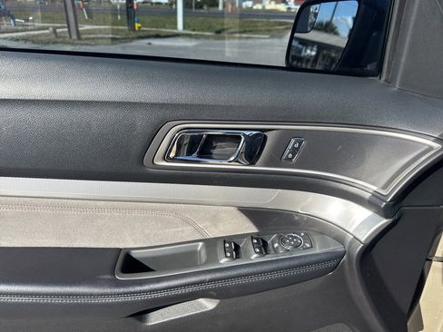 Used 2017 Ford Explorer XLT w/ Equipment Group 202A image 17