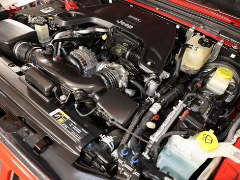 Used 2019 Jeep Wrangler Unlimited Rubicon w/ LED Lighting Group image 32