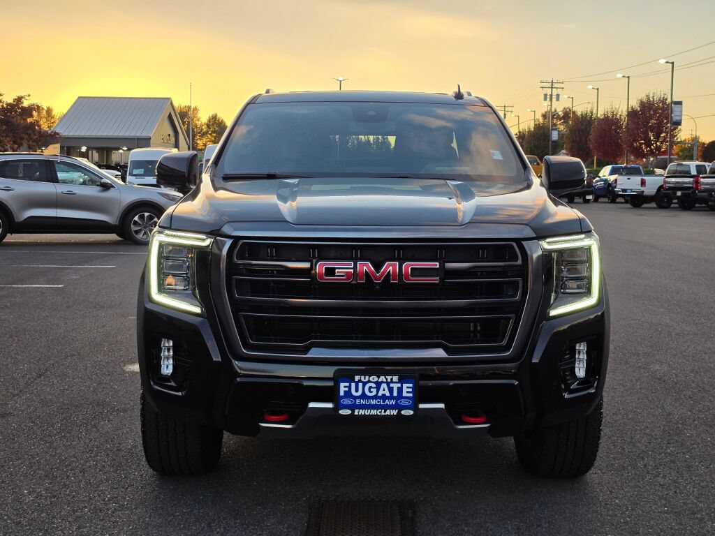 Used 2024 GMC Yukon XL AT4 w/ Technology Package AWD/4WD image 3
