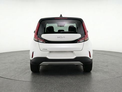 Used 2025 Kia Soul LX w/ LX Technology Package FWD image 7