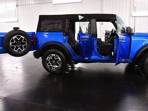 Used 2023 Ford Bronco 4-Door AWD/4WD image 30