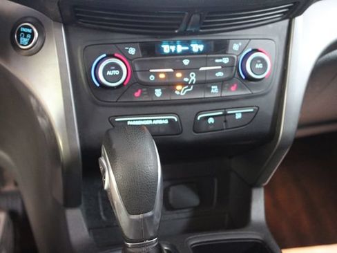 Used 2019 Ford Escape SE w/ Ford Safe & Smart Package AWD/4WD image 21