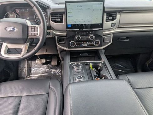 Used 2024 Ford Expedition Max XLT image 27