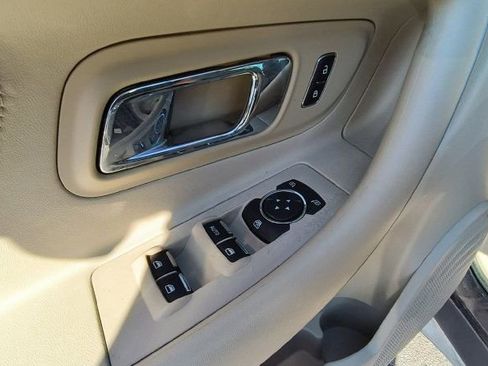 Used 2014 Ford Taurus SEL w/ Equipment Group 201A FWD image 13