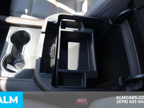 Used 2024 Chevrolet Suburban LT image 37