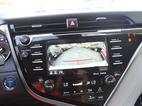 Used 2018 Toyota Camry SE w/ Audio Package FWD image 29