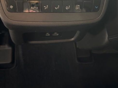 Used 2024 Nissan Pathfinder SL AWD/4WD image 27