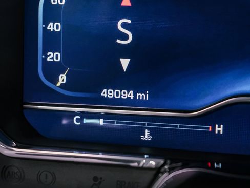 Used 2024 Chevrolet Silverado 1500 LT w/ Z71 Off-Road Package image 14