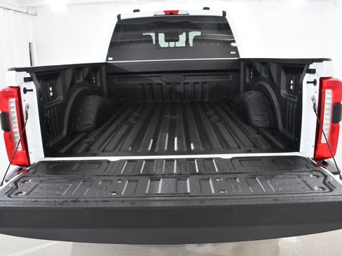 New 2026 Ford F350 Lariat w/ Black Appearance Package image 25