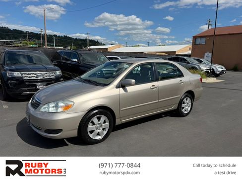 Used 2005 Toyota Corolla CE FWD image 1