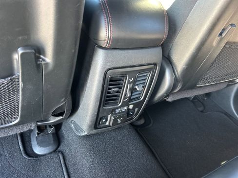 Used 2024 Dodge Durango GT image 15