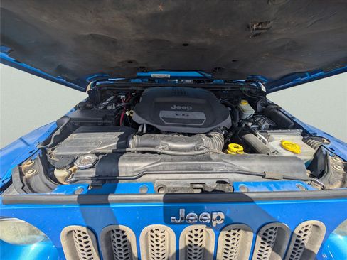 Used 2015 Jeep Wrangler Unlimited Sahara image 28