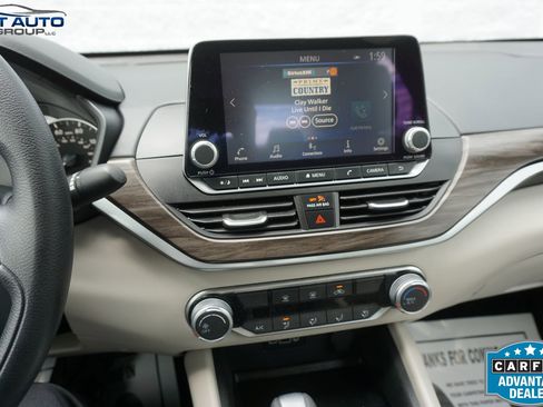 Used 2025 Nissan Altima 2.5 SV FWD image 27