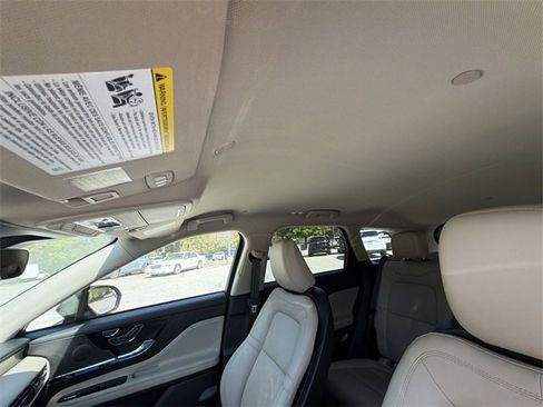 New 2026 Lincoln Corsair Premiere image 22