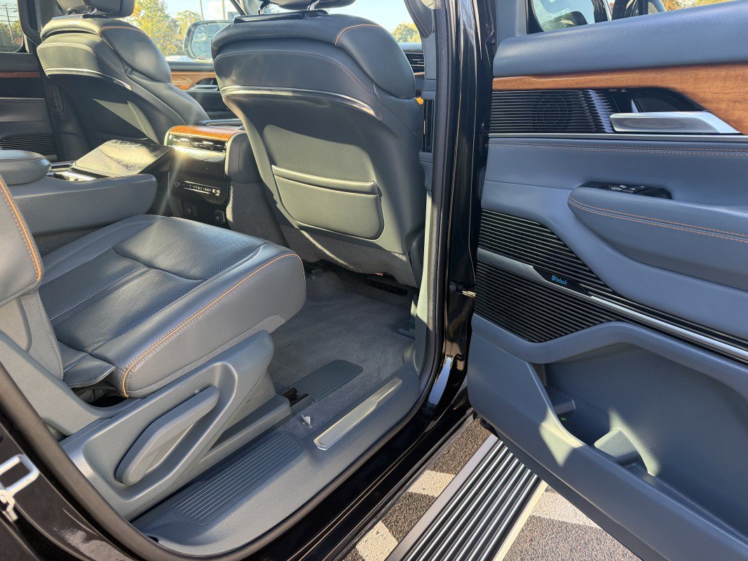Used 2022 Jeep Grand Wagoneer Series II w/ Convenience Group III AWD/4WD image 25