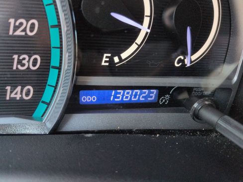 Used 2012 Toyota Venza LE AWD/4WD image 16