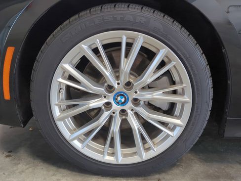 Used 2024 BMW 330e xDrive image 11