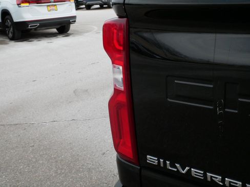 Used 2021 Chevrolet Silverado 3500 LTZ w/ LTZ Premium Package image 18