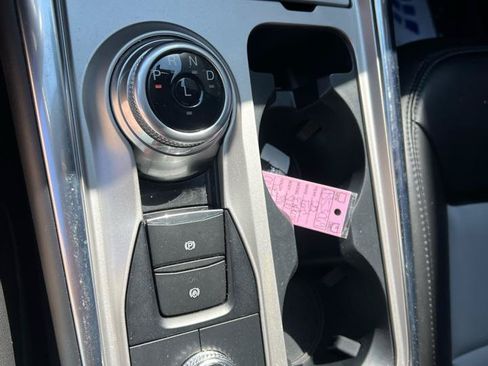 Used 2022 Ford Explorer XLT w/ Equipment Group 202A AWD/4WD image 24