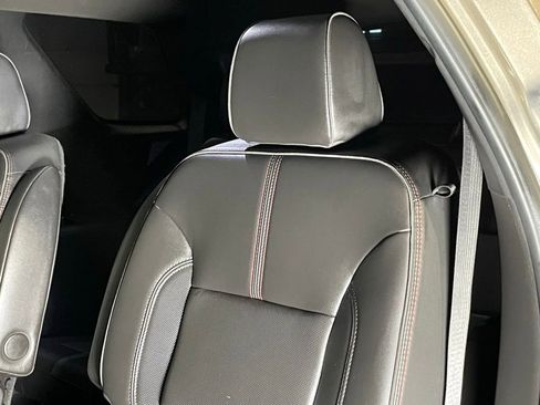 Used 2023 Chevrolet Traverse RS image 23