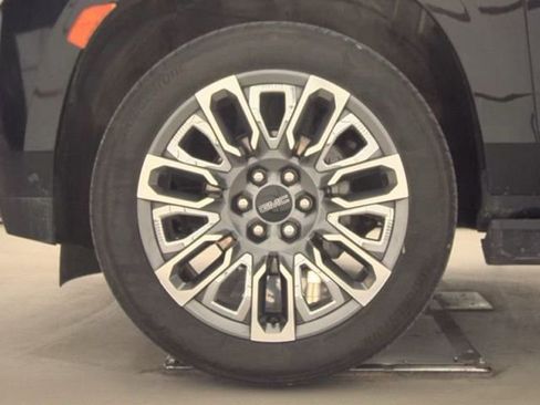 Used 2023 GMC Yukon Denali Ultimate image 20