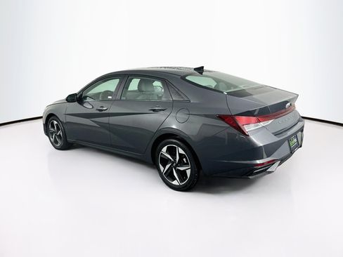 Used 2023 Hyundai Elantra SEL w/ Convenience Package FWD image 5