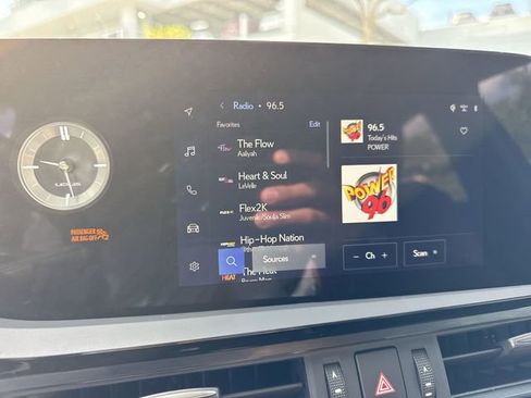 Used 2025 Lexus ES 350 w/ Premium Package FWD image 16