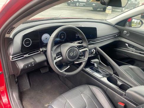 Used 2022 Hyundai Elantra Limited FWD image 12