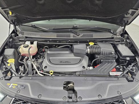 Used 2023 Chrysler Pacifica Touring-L FWD image 9