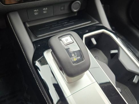 New 2025 Mitsubishi Outlander SE image 24