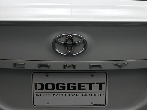 Used 2021 Toyota Camry XSE image 14