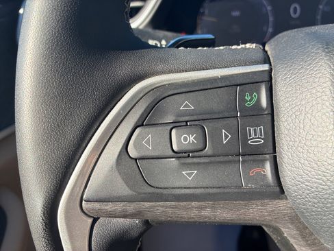 Used 2023 Jeep Grand Cherokee L Limited w/ Luxury Tech Group II image 25