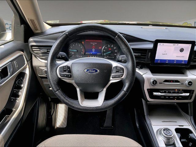 Used 2022 Ford Explorer XLT AWD/4WD image 18