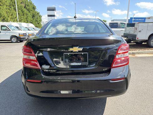 Used 2018 Chevrolet Sonic LT FWD image 9
