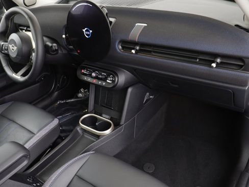 Certified 2025 MINI Cooper S image 19