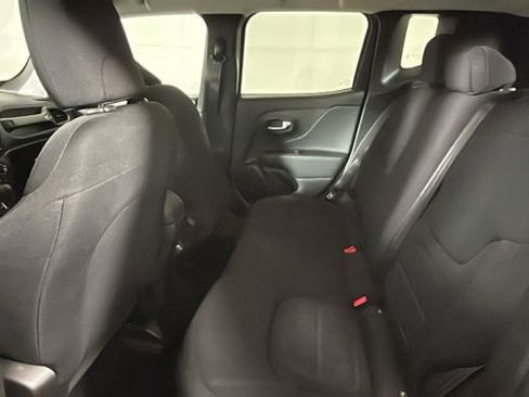 Used 2022 Jeep Renegade Latitude AWD/4WD image 26