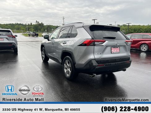 Used 2025 Toyota RAV4 XLE AWD/4WD image 6