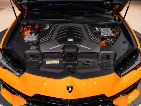 Used 2024 Lamborghini Urus S AWD/4WD image 18