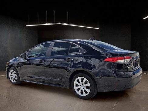 Used 2025 Toyota Corolla LE FWD image 5