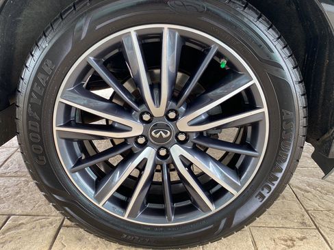 Used 2018 INFINITI QX60 Luxe w/ Deluxe Technology Package image 11