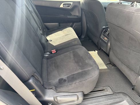 Used 2016 Nissan Pathfinder SV AWD/4WD image 19