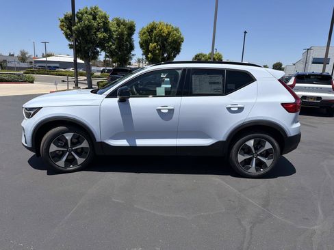 New 2026 Volvo XC40 B5 Plus w/ Protection Package Premier AWD/4WD image 4
