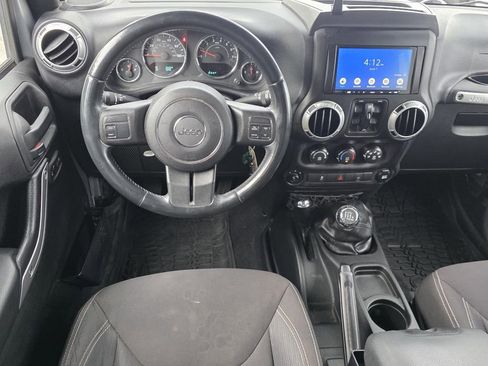 Used 2015 Jeep Wrangler Unlimited Sahara AWD/4WD image 14