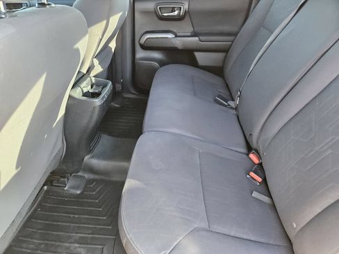 Used 2019 Toyota Tacoma TRD Off-Road AWD/4WD image 28