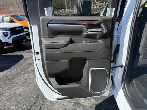 New 2026 GMC Sierra 2500 SLE w/ SLE Value Package; image 17