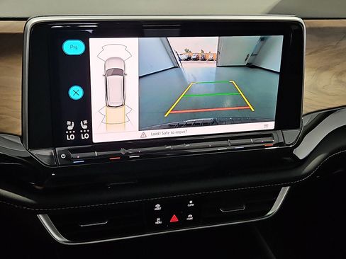 New 2026 Volkswagen Atlas SE FWD image 19