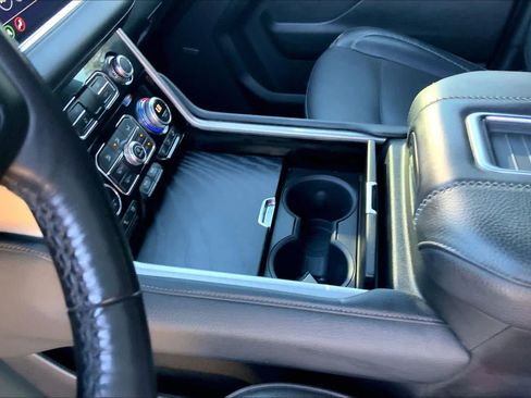 Used 2021 GMC Yukon Denali AWD/4WD image 17