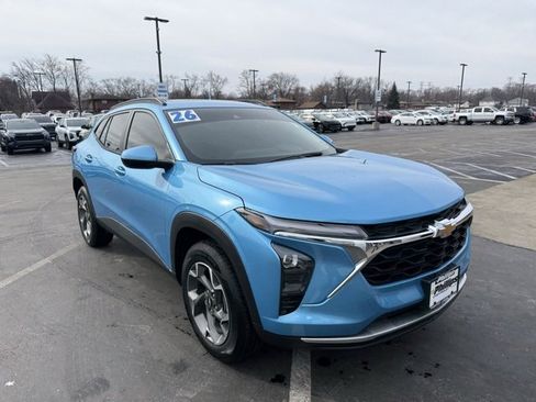Certified 2026 Chevrolet Trax LT w/ Sunroof Package image 3