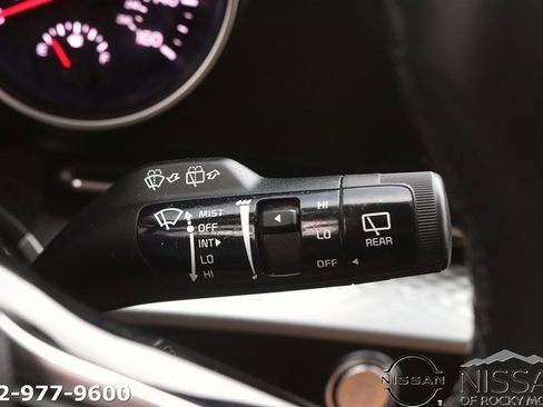 Used 2024 Kia Carnival LX image 25