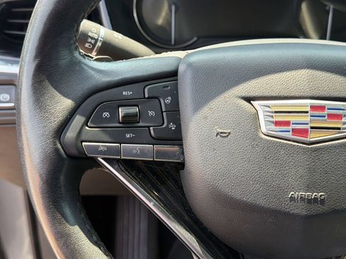 Used 2021 Cadillac XT6 Premium Luxury FWD image 16